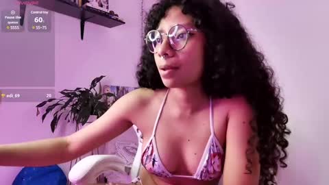 Snapshot of elektra_williams chatting on February 7, 2025, 1:15 am elektra_williams online show from February 7, 2025, 1:15 am