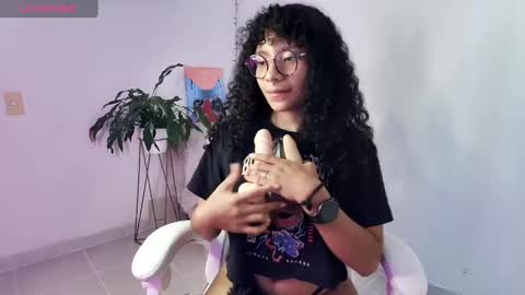 Snapshot of elektra_williams chatting on February 18, 2025, 10:03 pm elektra_williams online show from February 18, 2025, 10:03 pm
