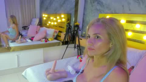 Elena online show from February 6, 2025, 1:38 am