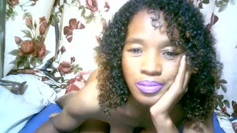 elenah013 online show from September 19, 2025, 6:59 am