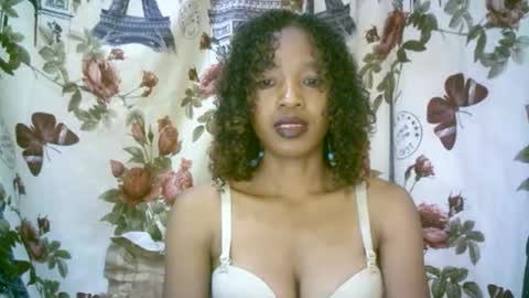 elenah013 online show from December 16, 2025, 6:18 am