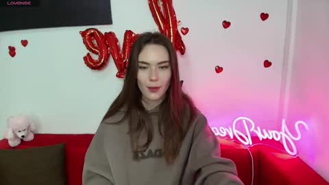 elenaoconar online show from March 11, 2025, 9:45 am