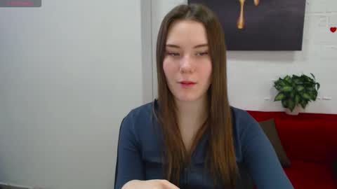 elenaoconar online show from November 26, 2025, 7:09 am