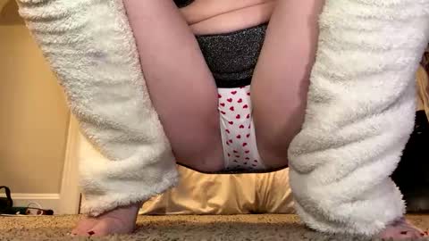 Elenore Hoesevelt online show from October 31, 2025, 2:34 am