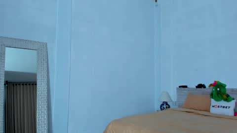Snapshot of eleonora_linn_ chatting on January 12, 2025, 11:50 am Eleonora online show from January 12, 2025, 11:50 am