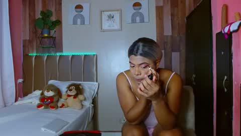 eletrabrowns online show from October 14, 2025, 12:50 pm