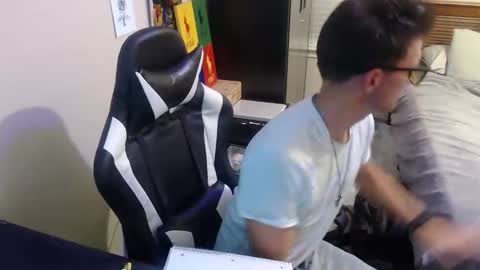 Snapshot of elevatetlb chatting on September 15, 2025, 1:16 am Walker online show from September 15, 2025, 1:16 am