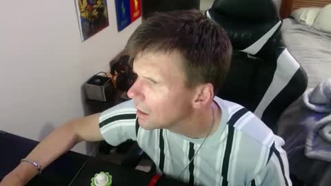 Snapshot of elevatetlb chatting on September 19, 2025, 4:25 am Walker online show from September 19, 2025, 4:25 am