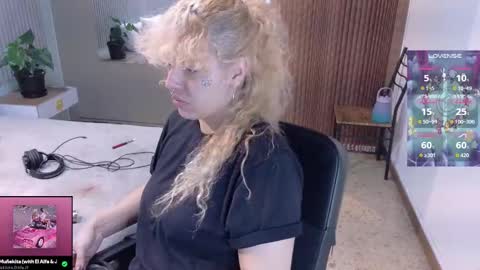 Snapshot of eli666uwu chatting on September 24, 2025, 11:35 am eli666uwu online show from September 24, 2025, 11:35 am