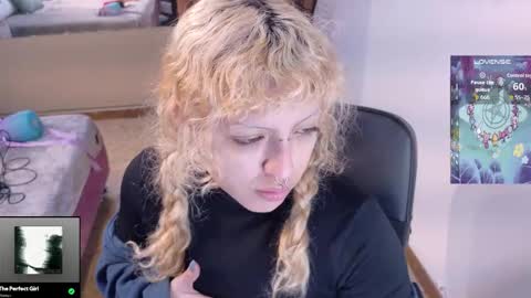 Snapshot of eli666uwu chatting on October 9, 2025, 10:02 am eli666uwu online show from October 9, 2025, 10:02 am