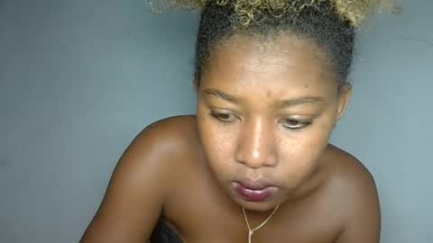 Snapshot of elia011 chatting on January 11, 2025, 10:51 am elia011 online show from January 11, 2025, 10:51 am