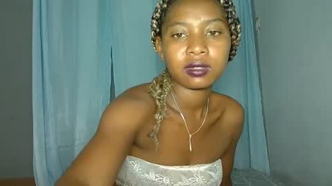 Snapshot of elia011 chatting on January 18, 2025, 10:06 pm elia011 online show from January 18, 2025, 10:06 pm