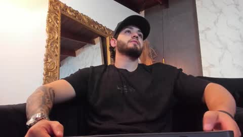 Snapshot of eliankeiser chatting on November 15, 2025, 12:23 pm Elian online show from November 15, 2025, 12:23 pm