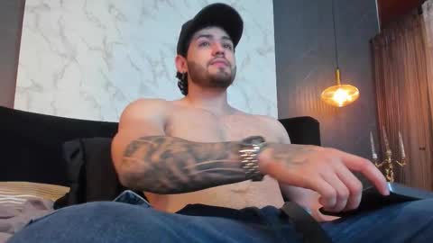 Snapshot of eliankeiser chatting on November 25, 2025, 2:06 pm Elian online show from November 25, 2025, 2:06 pm