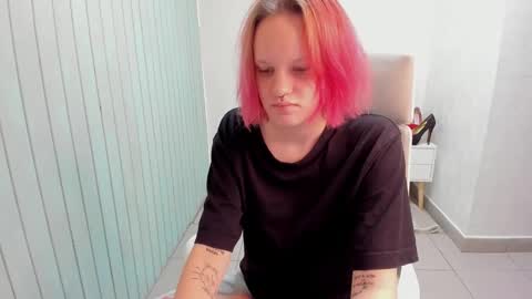 Snapshot of elieiza_xo chatting on September 18, 2025, 2:35 am elieiza_xo online show from September 18, 2025, 2:35 am