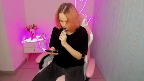 Snapshot of elieiza_xo chatting on October 7, 2025, 9:28 am elieiza_xo online show from October 7, 2025, 9:28 am