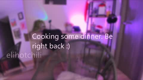 Snapshot of elihotchili chatting on December 4, 2024, 1:36 am Eli online show from December 4, 2024, 1:36 am