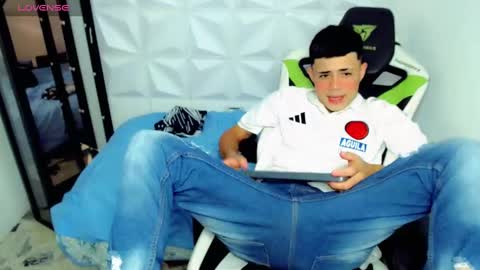 Snapshot of elii_797 chatting on December 17, 2024, 4:21 pm bby-santy online show from December 17, 2024, 4:21 pm