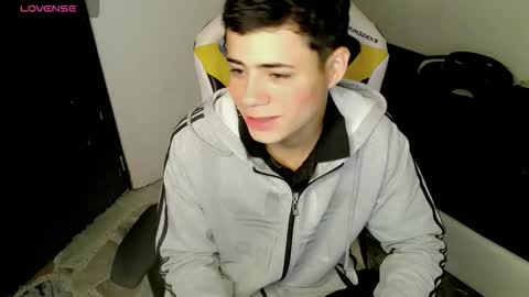 Snapshot of elii_797 chatting on October 7, 2025, 12:02 pm bby-santy online show from October 7, 2025, 12:02 pm