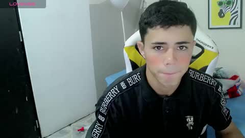 Snapshot of elii_797 chatting on November 11, 2025, 12:16 pm bby-santy online show from November 11, 2025, 12:16 pm