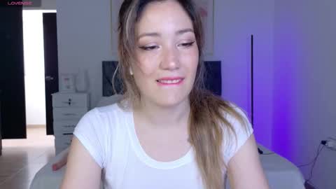 eliiih_ online show from September 17, 2025, 5:58 pm