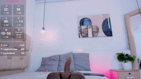 E L I I Z A B E T H   online show from December 17, 2024, 8:01 am