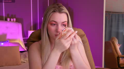 Elina online show from February 5, 2025, 1:26 am