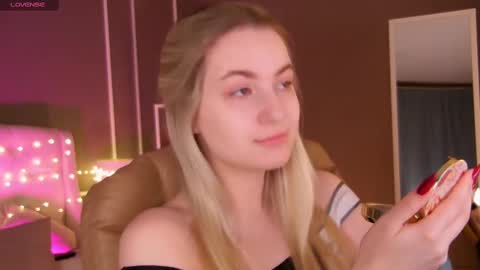 Elina online show from February 18, 2025, 1:21 am