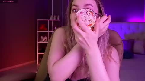 Elina online show from September 27, 2025, 1:10 am