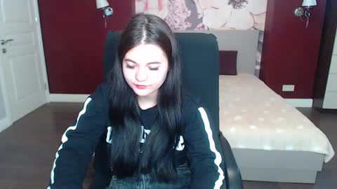 ElinaMils online show from March 12, 2025, 9:44 am