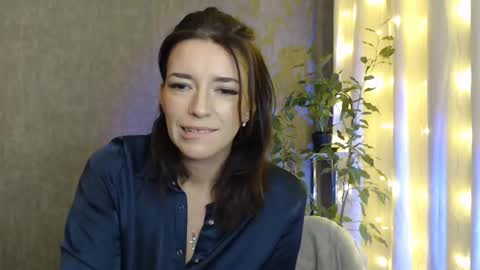 Snapshot of elinapretty chatting on December 29, 2024, 11:50 pm Elina online show from December 29, 2024, 11:50 pm