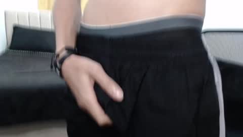 Snapshot of elio_collem chatting on January 28, 2025, 7:32 am ELIO online show from January 28, 2025, 7:32 am