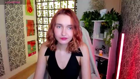 Snapshot of elis_cherry chatting on September 17, 2025, 2:35 am Elis online show from September 17, 2025, 2:35 am