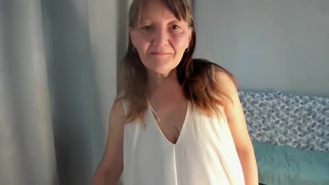 Elis online show from October 21, 2025, 12:33 am