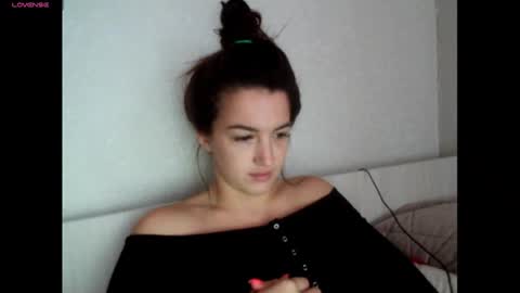 elisa_dove208 online show from September 25, 2025, 3:43 am
