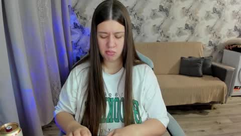 Aletta Oushen online show from October 4, 2025, 3:10 pm