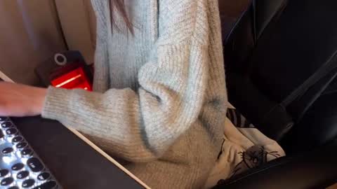 Snapshot of elisa_north chatting on March 2, 2025, 5:25 pm Elisa North online show from March 2, 2025, 5:25 pm