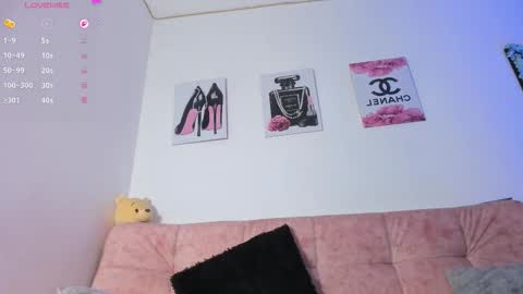 Snapshot of elisabeth_secret chatting on December 1, 2025, 12:54 pm online show from December 1, 2025, 12:54 pm