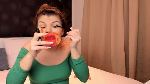 Elly online show from January 9, 2025, 9:37 pm