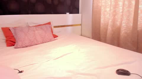 Elly online show from October 15, 2025, 7:41 am