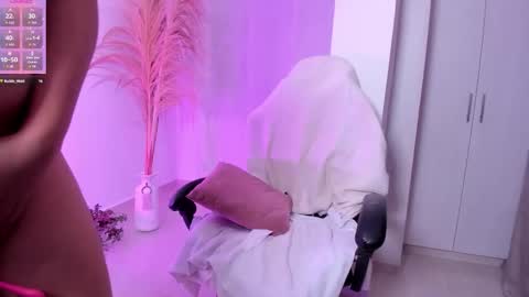 Snapshot of elissa_dominguez chatting on October 6, 2025, 2:31 am Elissa online show from October 6, 2025, 2:31 am