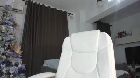 Snapshot of elissavibe chatting on December 4, 2024, 1:14 am Elisa  Promotion   online show from December 4, 2024, 1:14 am