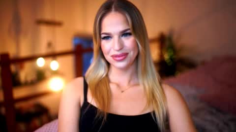 Snapshot of elister_alison chatting on November 7, 2025, 4:40 pm Sunflower online show from November 7, 2025, 4:40 pm