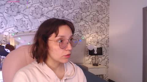 Eliza online show from November 15, 2025, 7:10 pm