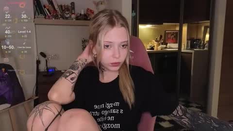 Elizabeth online show from December 15, 2025, 6:56 pm