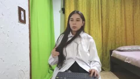 Snapshot of elizabeth_evanz chatting on January 6, 2025, 4:04 am elizabeth online show from January 6, 2025, 4:04 am