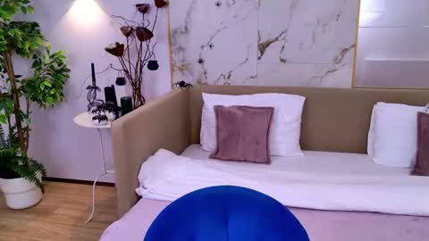 Snapshot of elizabethcash chatting on October 28, 2025, 4:09 pm Elizabeth online show from October 28, 2025, 4:09 pm