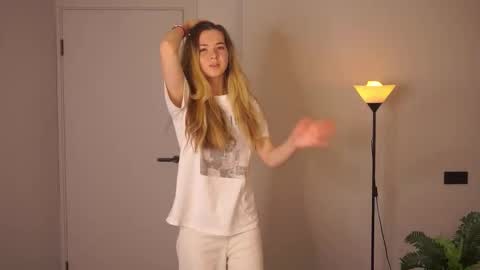 Elizabeth online show from September 13, 2025, 6:40 pm