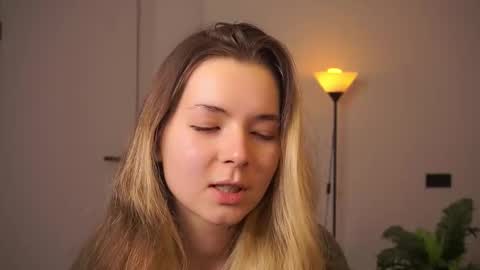 Elizabeth online show from September 15, 2025, 6:19 pm