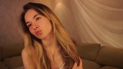 Elizabeth online show from October 1, 2025, 7:53 pm